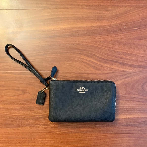 Coach Handbags - Coach Double Corner Zip Wallet NWOT